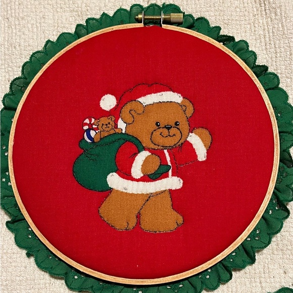 Set of two vintage embroidery hoops - vintage embroidery hoop -Christmas vintage - Picture 2 of 4
